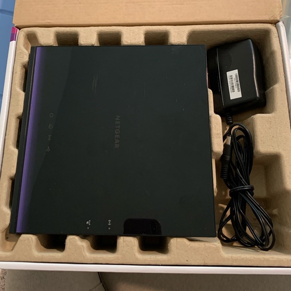 NETGEAR AC1600 Dual Band Smart WiFi Router - Picture 4 of 7